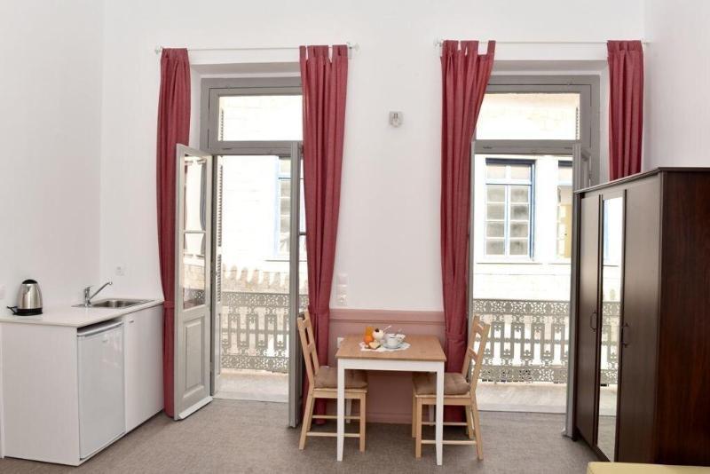 Douskos Guesthouse Идра Экстерьер фото