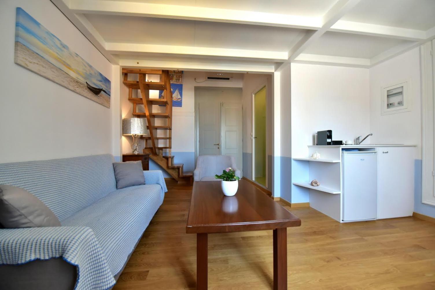 Douskos Guesthouse Идра Экстерьер фото