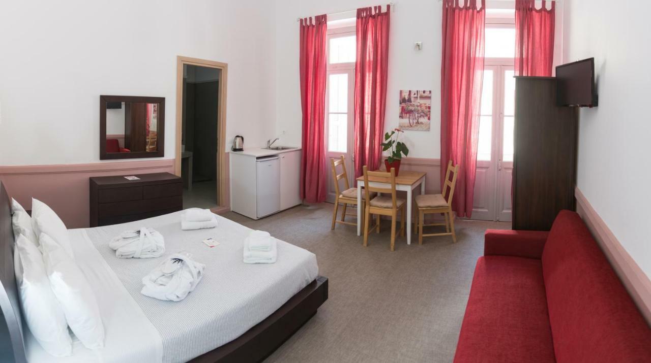 Douskos Guesthouse Идра Экстерьер фото