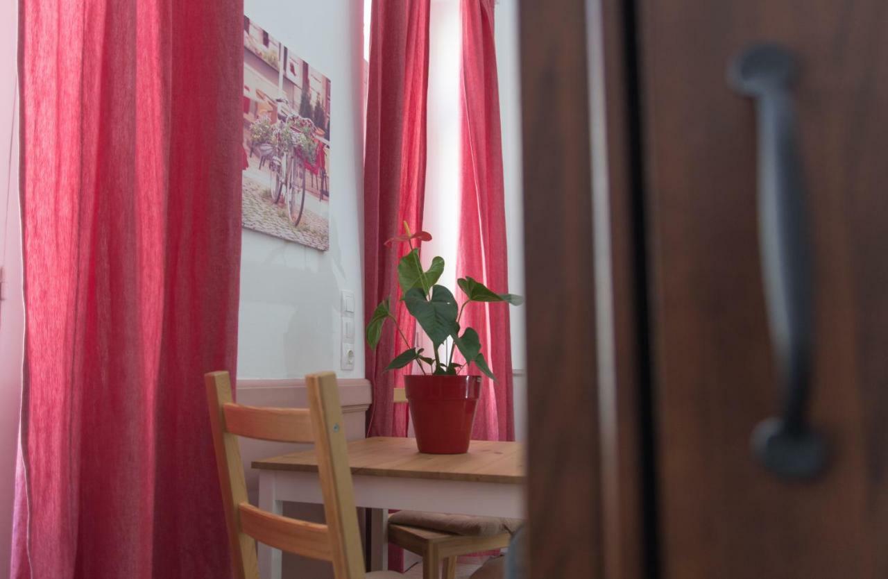 Douskos Guesthouse Идра Экстерьер фото